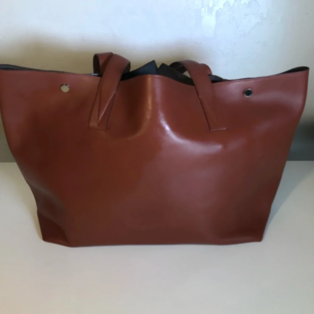 Signature V Crocodile-Embossed Leather & Smooth Leather Tote AS IS interior - Picture 6 of 16